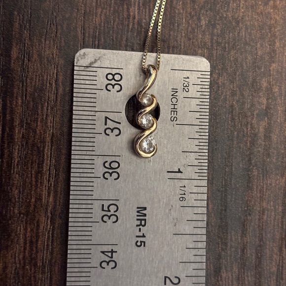 14k Yellow Gold CZ 3 Stone Pendant W/14k Gold Chain 18” - Picture 8 of 11